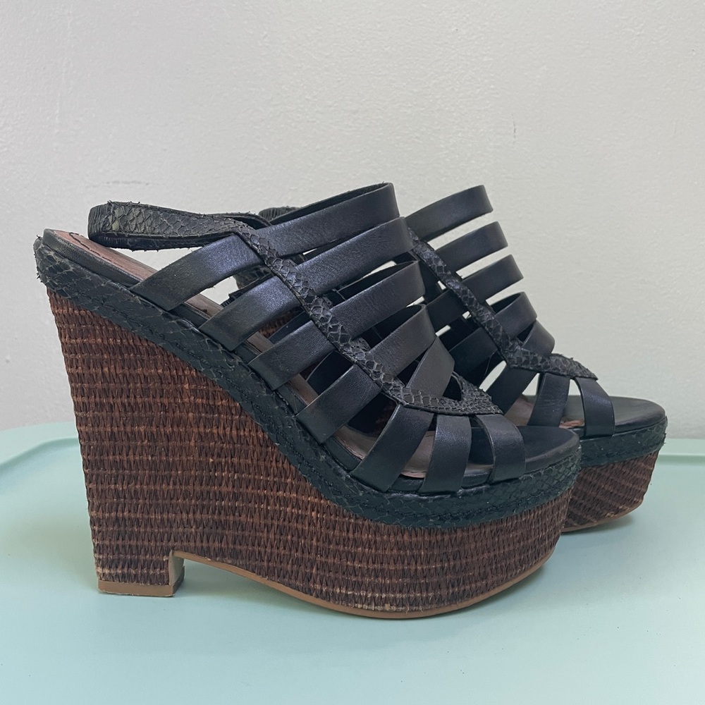 Elizabeth and James Silva Black and Brown Raffia Wedges- 5” heel- Size 8.5